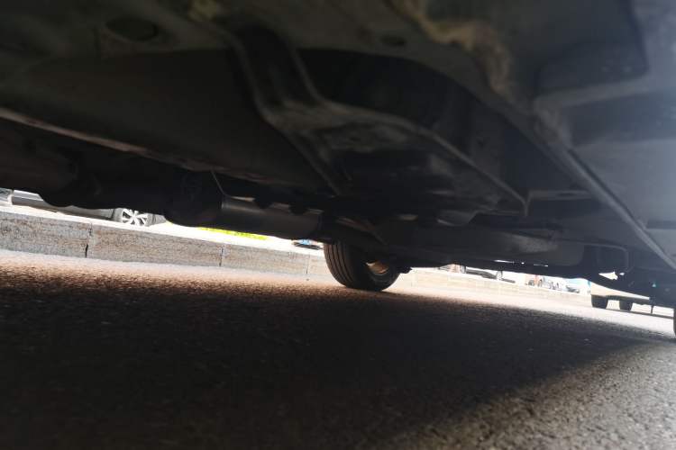 Used Mazda 8 2013 2.5L Ultimate Edition Chassis Front Left