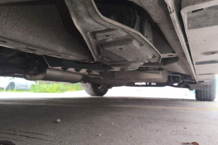 Used Mazda 8 2013 2.5L Ultimate Edition Chassis Front Left