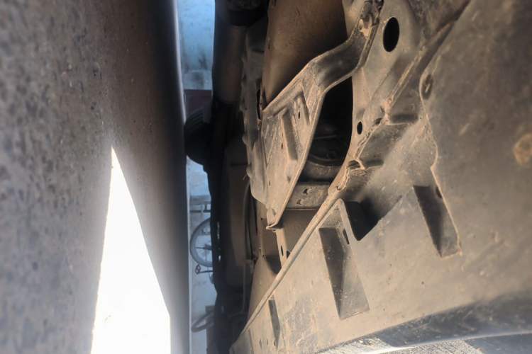 Used Mazda 8 2013 2.5L Deluxe Edition Chassis Front Left