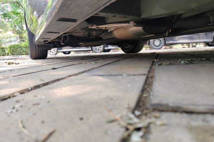 Used Mazda 8 2013 2.5L Ultimate Edition Chassis Front Right