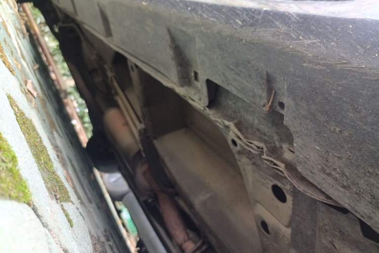 Used Mazda 8 2013 2.5L Ultimate Edition Chassis Front Right