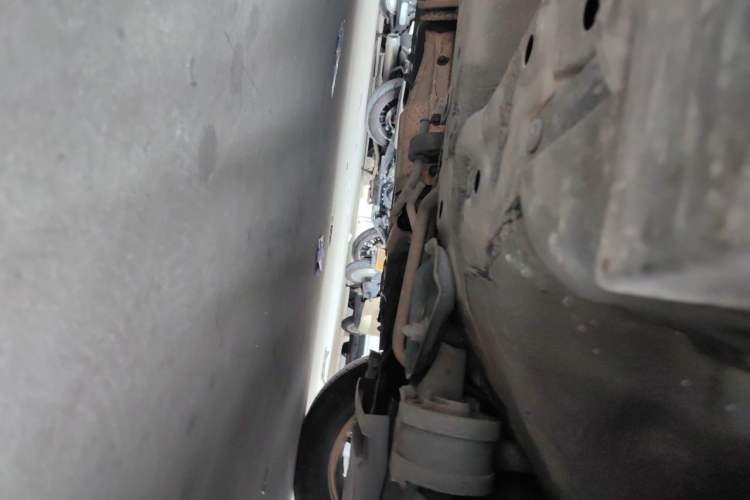 Used Mazda 8 2013 2.5L Elite Edition Chassis Front Right