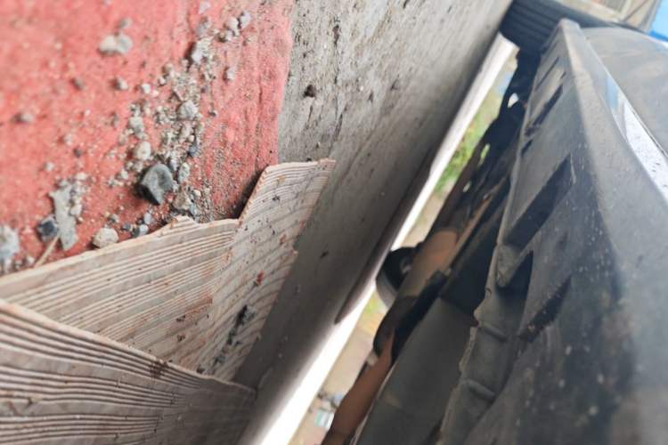 Used Mazda 8 2013 2.5L Ultimate Edition Chassis Front Right