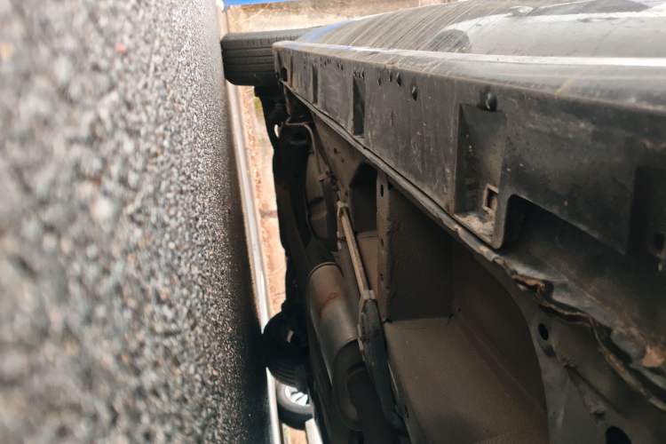 Used Mazda 8 2013 2.5L Ultimate Edition Chassis Front Right