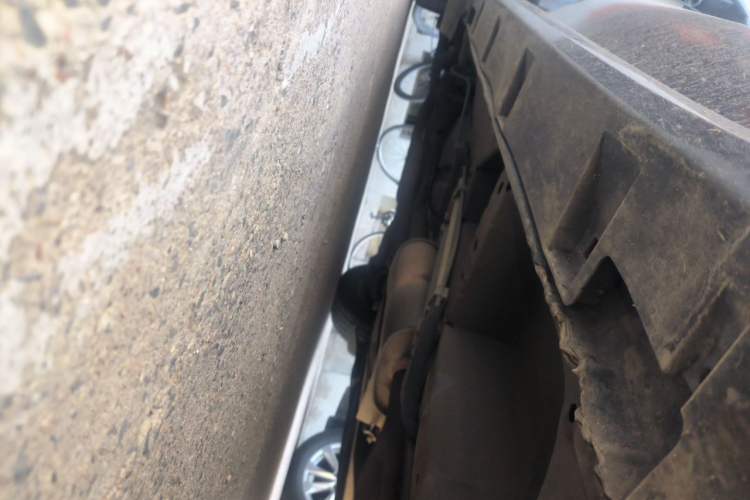 Used Mazda 8 2013 2.5L Deluxe Edition Chassis Front Right