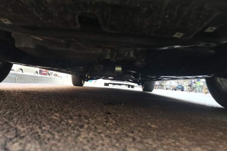 Used Mazda 8 2013 2.5L Ultimate Edition Chassis Front