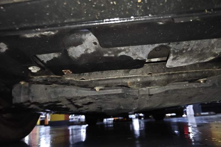 Used Mazda 8 2013 2.5L Deluxe Edition Chassis Front