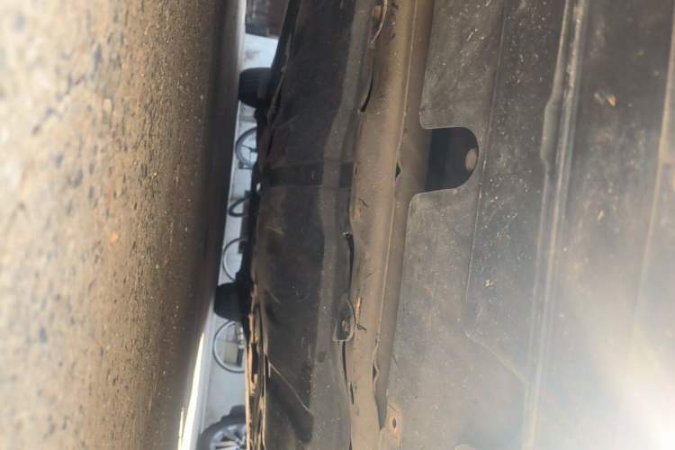 Used Mazda 8 2013 2.5L Deluxe Edition Chassis Front