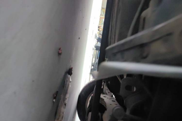 Used Mazda 8 2013 2.5L Elite Edition Chassis Rear Left
