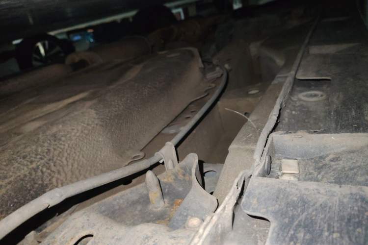 Used Mazda 8 2013 2.5L Ultimate Edition Chassis Rear Left