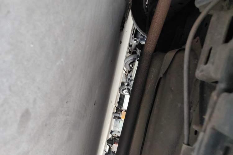 Used Mazda 8 2013 2.5L Elite Edition Chassis Rear Right