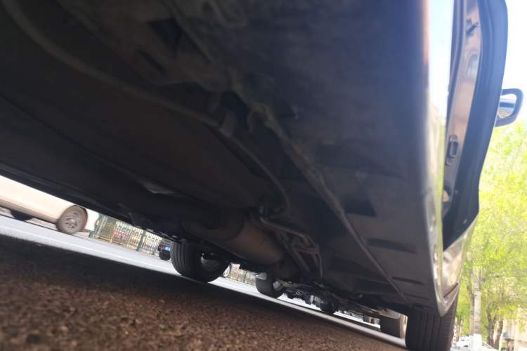 Used Mazda 8 2013 2.5L Ultimate Edition Chassis Rear Right