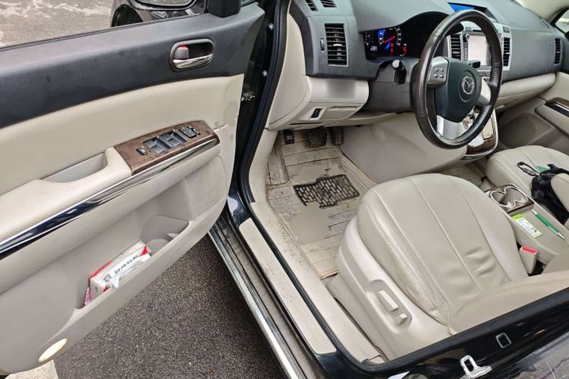 Used Mazda 8 2013 2.5L Ultimate Edition Driver Seat