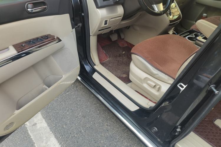 Used Mazda 8 2013 2.5L Ultimate Edition Driver Seat