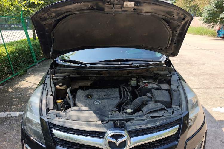 Used Mazda 8 2013 2.5L Ultimate Edition Engine Bay