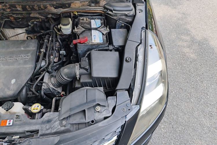 Used Mazda 8 2013 2.5L Ultimate Edition Engine Bay Left