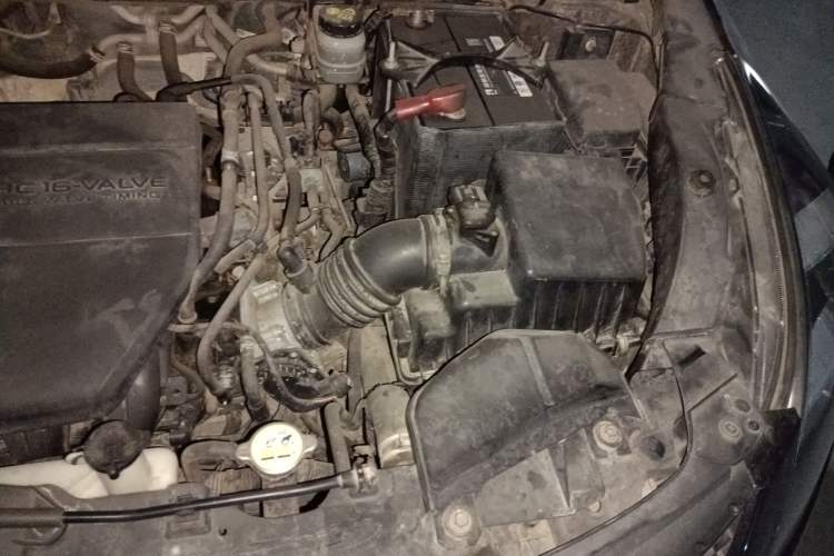 Used Mazda 8 2013 2.5L Ultimate Edition Engine Bay Left