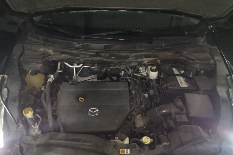 Used Mazda 8 2013 2.5L Ultimate Edition Engine Bay