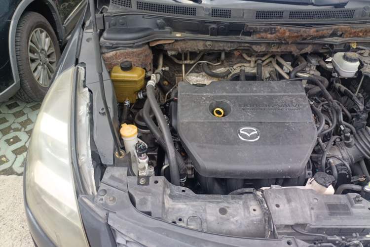 Used Mazda 8 2013 2.5L Ultimate Edition Engine Bay Right