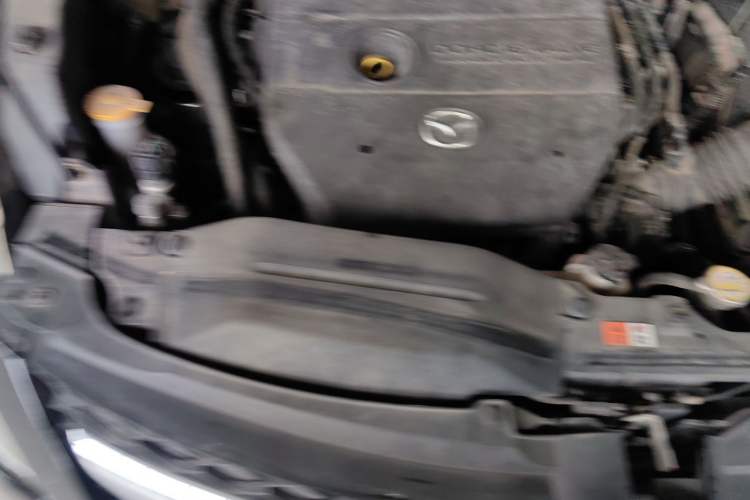 Used Mazda 8 2013 2.5L Elite Edition Engine Bay Right