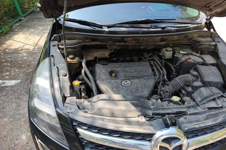 Used Mazda 8 2013 2.5L Ultimate Edition Engine Bay Right