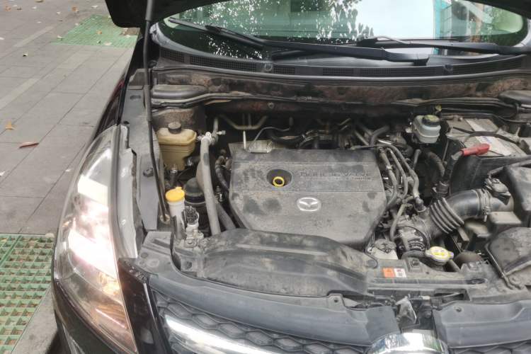 Used Mazda 8 2013 2.5L Ultimate Edition Engine Bay Right
