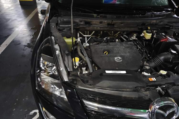 Used Mazda 8 2013 2.5L Deluxe Edition Engine Bay Right