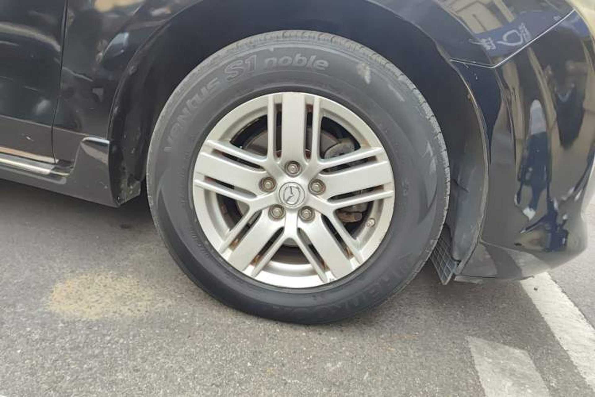 Used Mazda 8 2013 2.5L Ultimate Edition Exterior 7