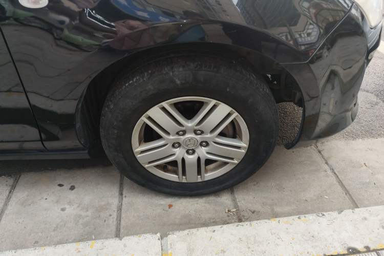 Used Mazda 8 2013 2.5L Elite Edition Exterior 7