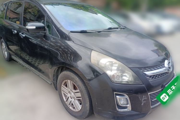 Used Mazda 8 2013 2.5L Ultimate Edition Front Right 45 Deg