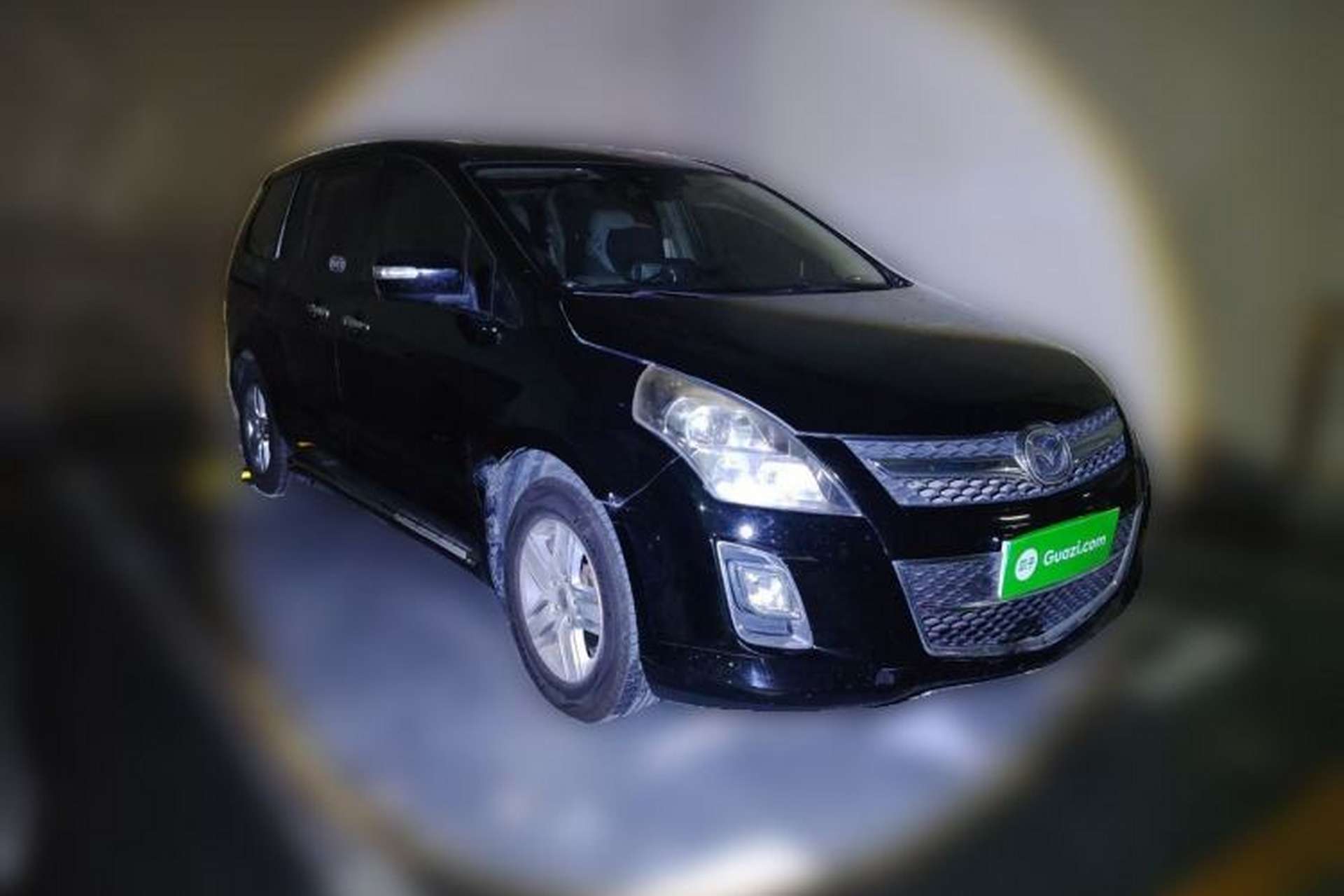 Used Mazda 8 2013 2.5L Ultimate Edition Front Right 45 Deg
