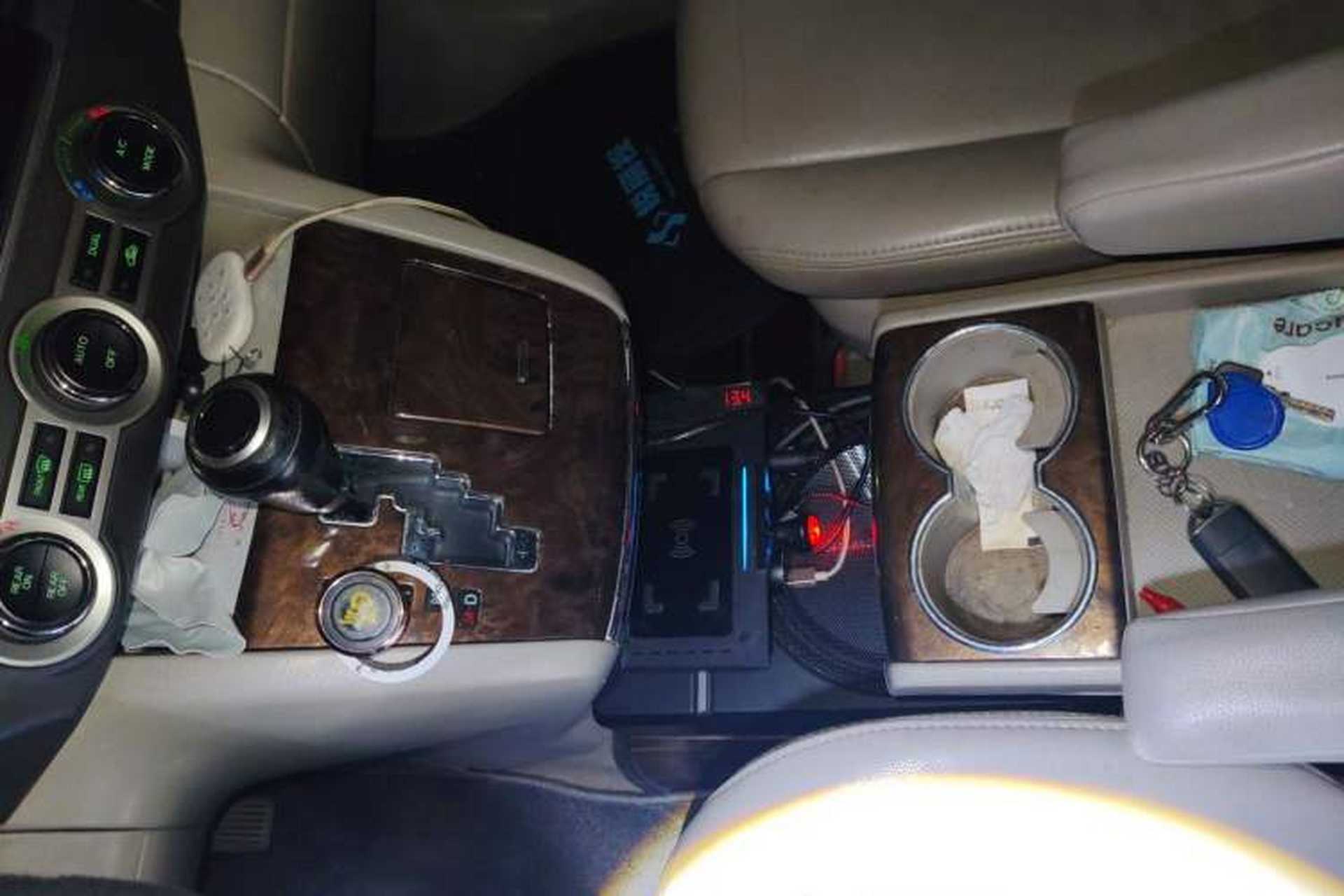 Used Mazda 8 2013 2.5L Ultimate Edition Gear Lever