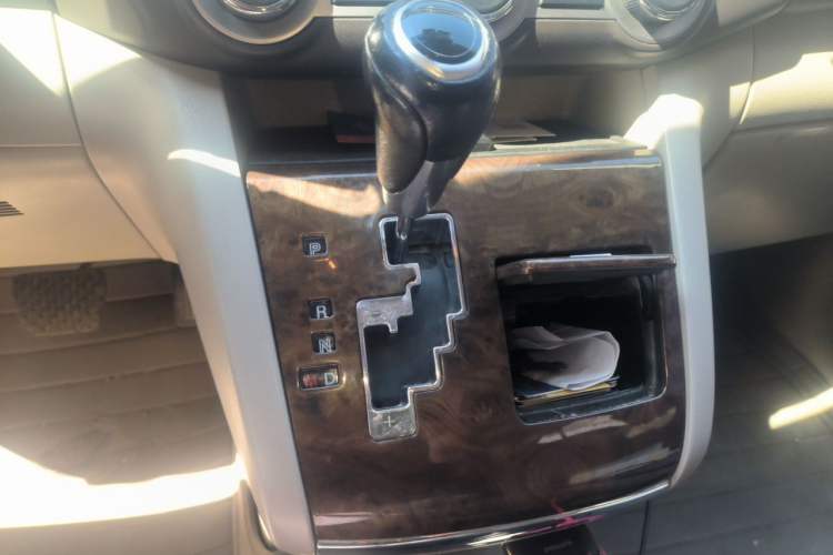 Used Mazda 8 2013 2.5L Deluxe Edition Gear Lever