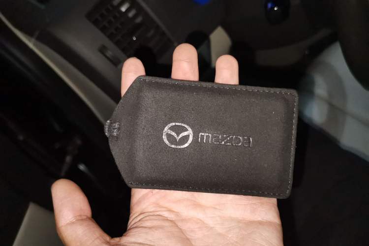 Used Mazda 8 2013 2.5L Ultimate Edition Interior 1