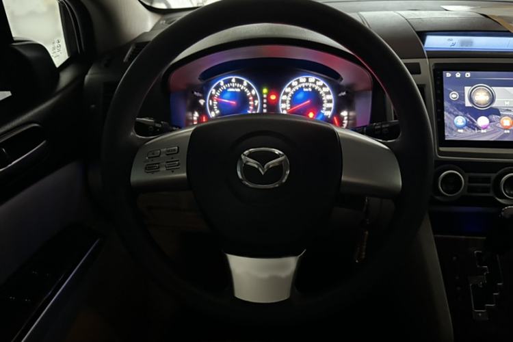 Used Mazda 8 2013 2.5L Elite Edition Interior 2