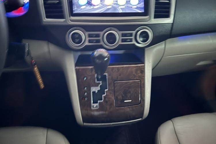Used Mazda 8 2013 2.5L Elite Edition Interior 4