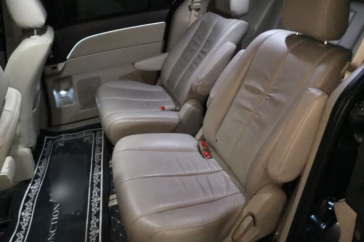 Used Mazda 8 2013 2.5L Ultimate Edition Interior 4