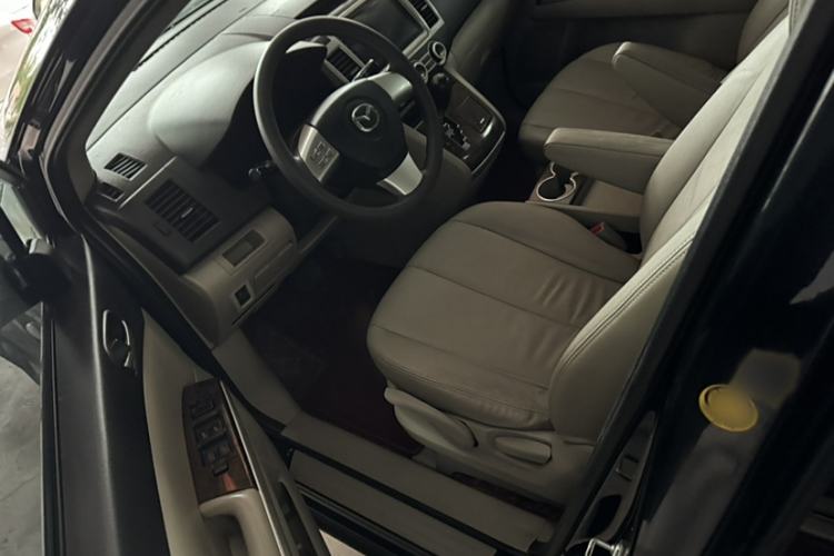 Used Mazda 8 2013 2.5L Elite Edition Interior 5