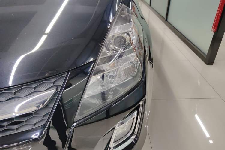 Used Mazda 8 2013 2.5L Ultimate Edition Left Front Headlight