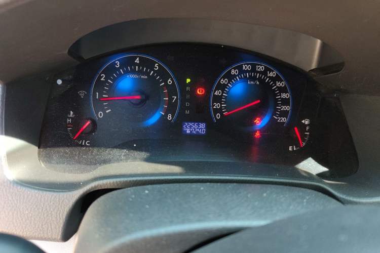 Used Mazda 8 2013 2.5L Ultimate Edition Odometer Close Up