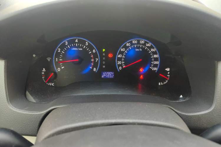 Used Mazda 8 2013 2.5L Ultimate Edition Odometer Close Up