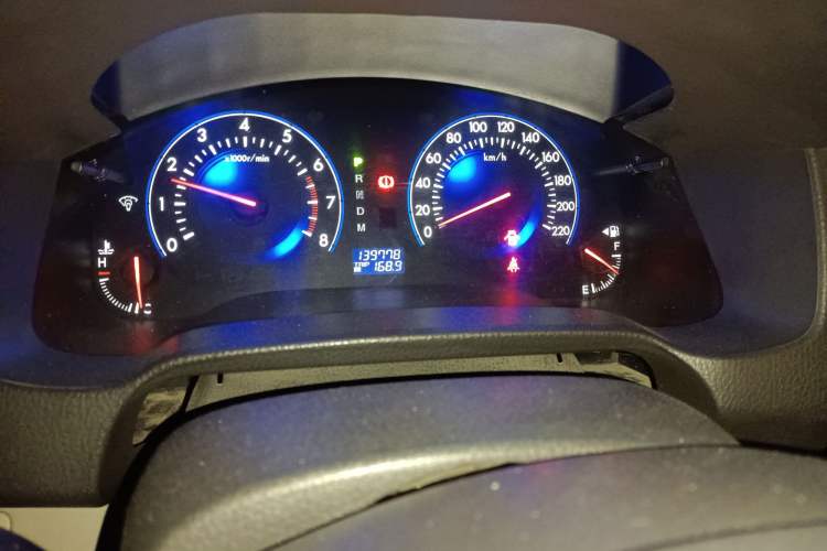 Used Mazda 8 2013 2.5L Ultimate Edition Odometer Close Up