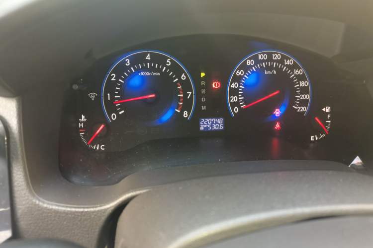 Used Mazda 8 2013 2.5L Ultimate Edition Odometer Close Up
