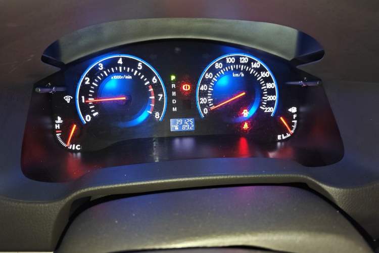 Used Mazda 8 2013 2.5L Deluxe Edition Odometer Close Up