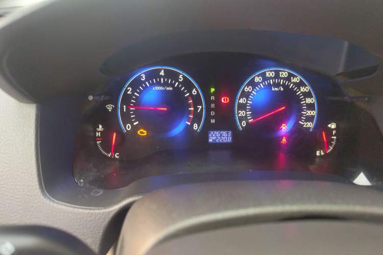 Used Mazda 8 2013 2.5L Elite Edition Odometer Close Up