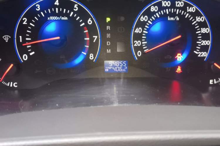 Used Mazda 8 2013 2.5L Ultimate Edition Odometer Close Up