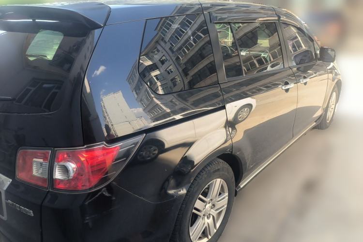 Used Mazda 8 2013 2.5L Deluxe Edition Rear Right 45 Deg
