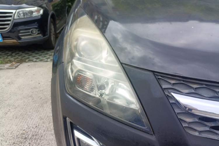 Used Mazda 8 2013 2.5L Ultimate Edition Right Front Headlight
