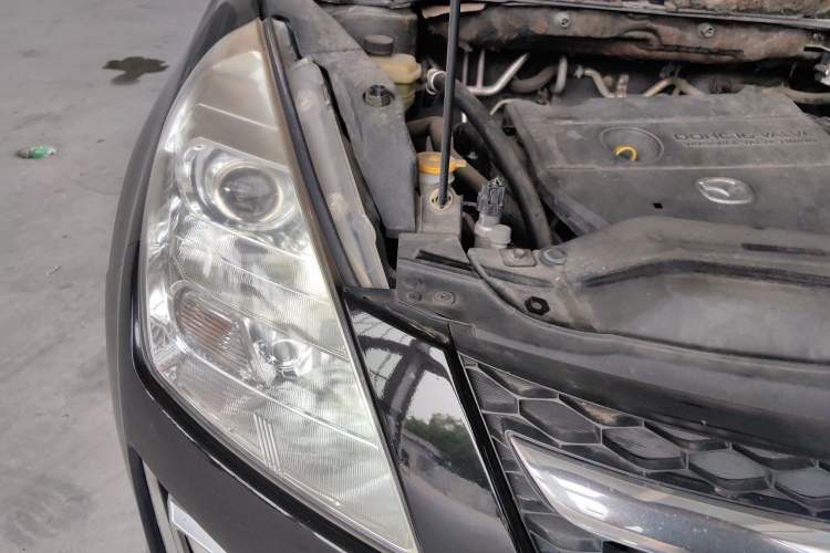 Used Mazda 8 2013 2.5L Elite Edition Right Front Headlight