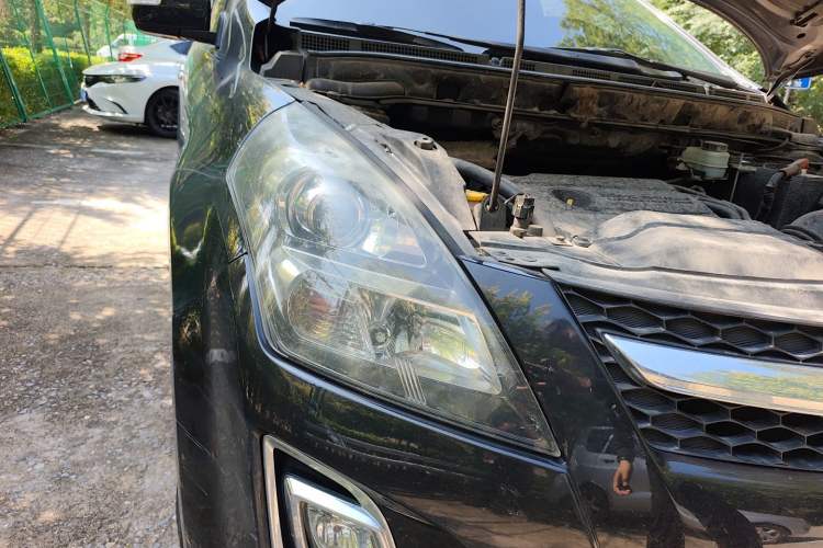 Used Mazda 8 2013 2.5L Ultimate Edition Right Front Headlight